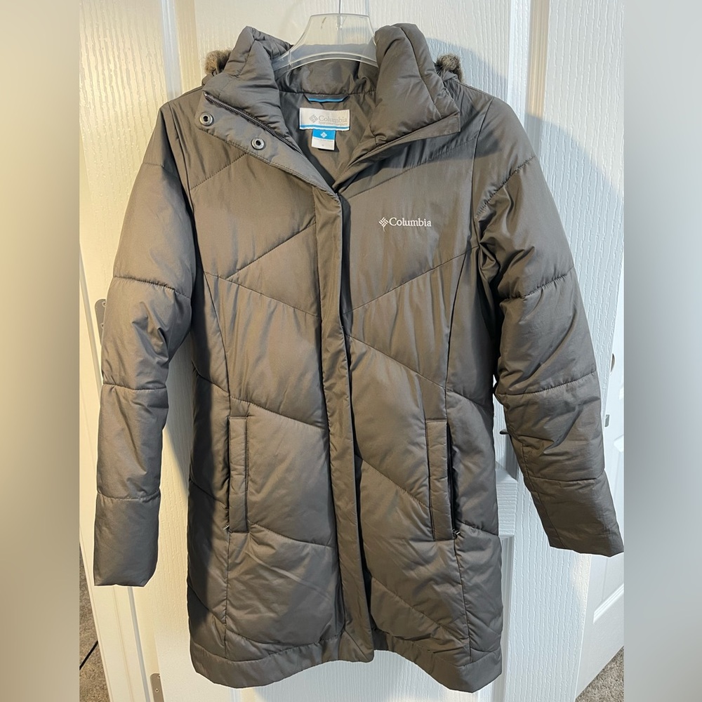 Women’s Gray Columbia Puffer Winter Coat